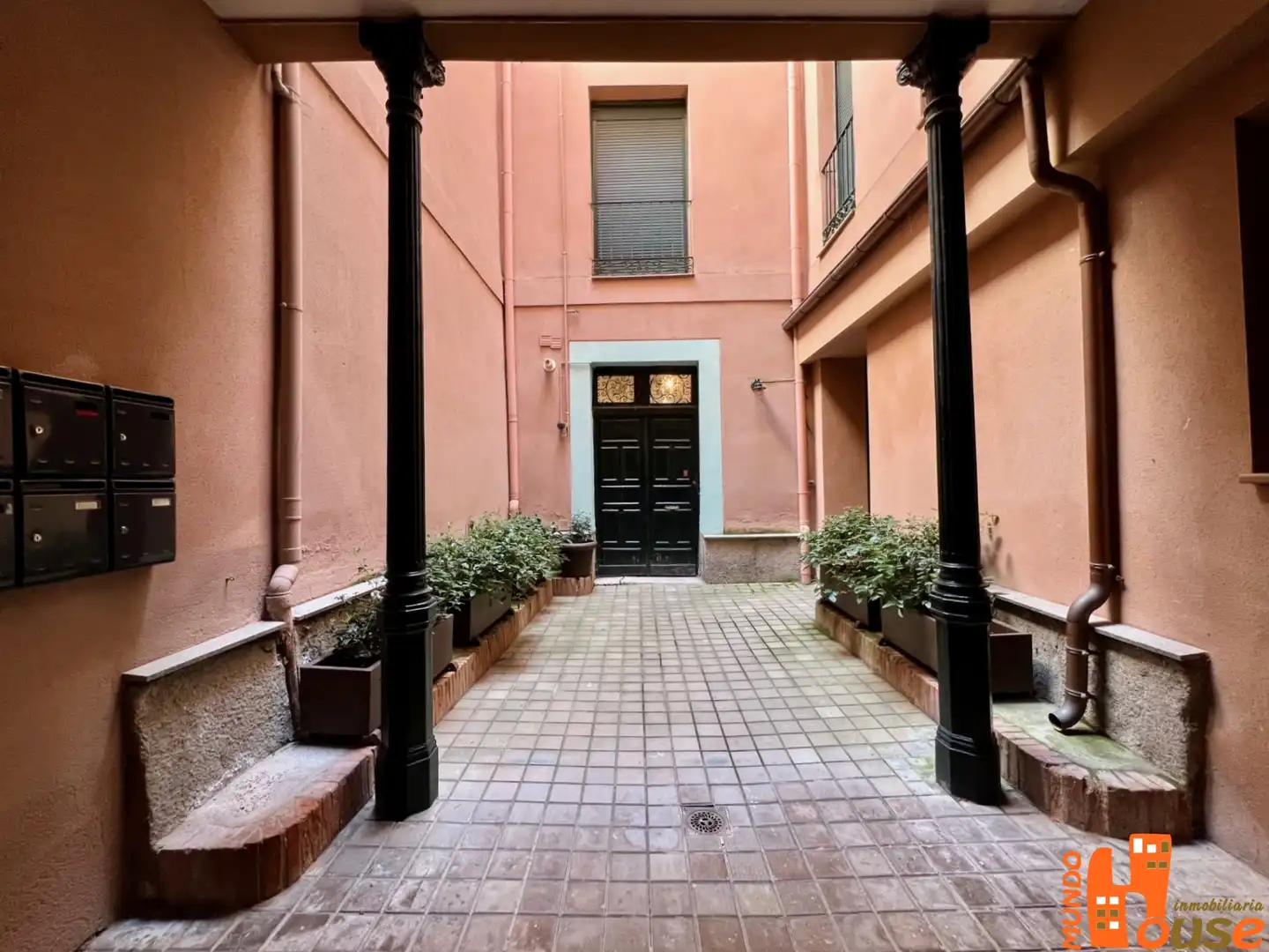 Vista exterior de Piso en venta en Real Sitio de San Ildefonso con Calefacción, Horno y Lavadora
