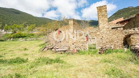 Oportunidad! Runa urbana con terreno en el Pirineo