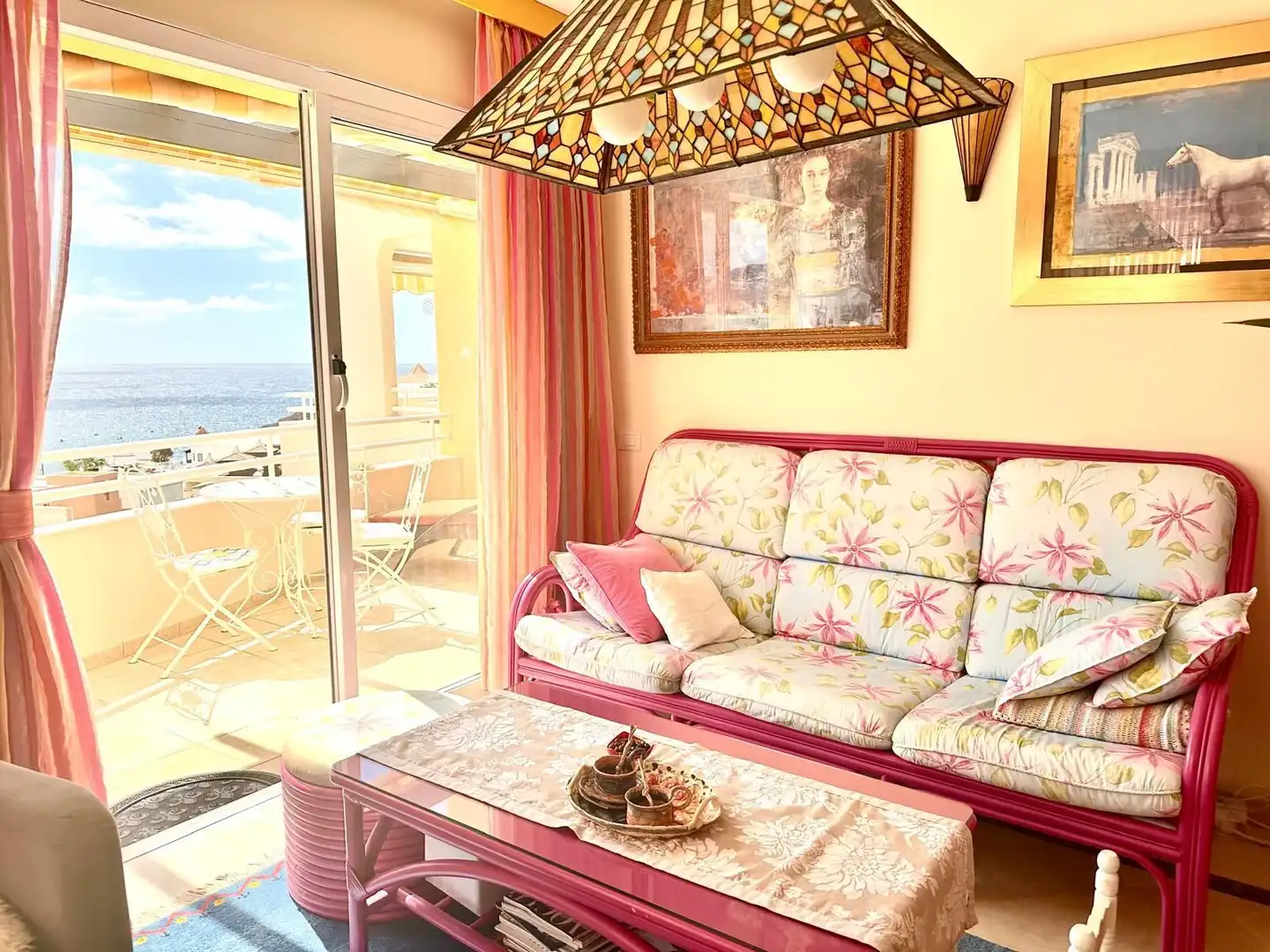 Sala d'estar de Apartament en venda en Adeje amb Moblat i Piscina comunitària