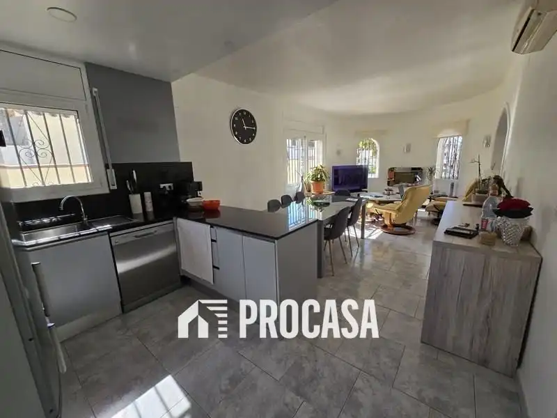 Villa con piscina in vendita a Pení, imagen 7