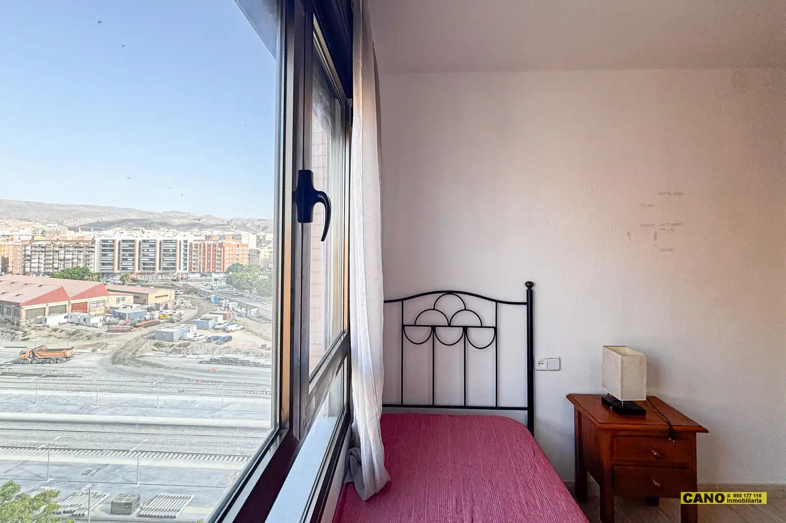 Dormitori de Pis en venda en Almería