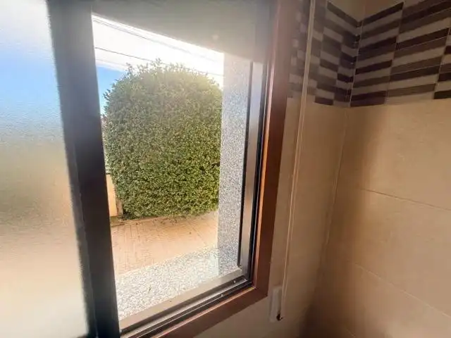 Bany de Casa o xalet en venda en Sanxenxo amb Jardí privat, Terrassa i Moblat