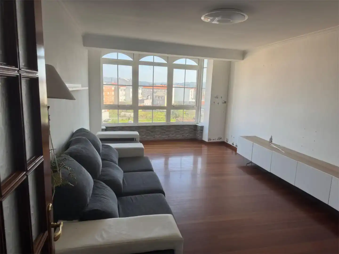 Wohnzimmer von Wohnung zur Miete in Melide