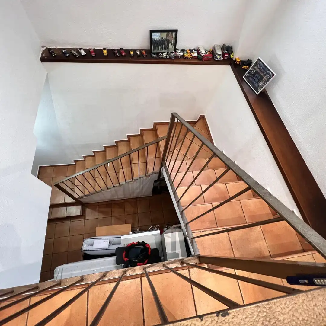 Einfamilien-Reihenhaus zum Verkauf in Chiva mit Heizung, Abstellraum und Balkon