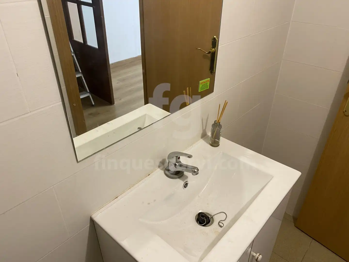Baño de Local en venta en L'Hospitalet de Llobregat