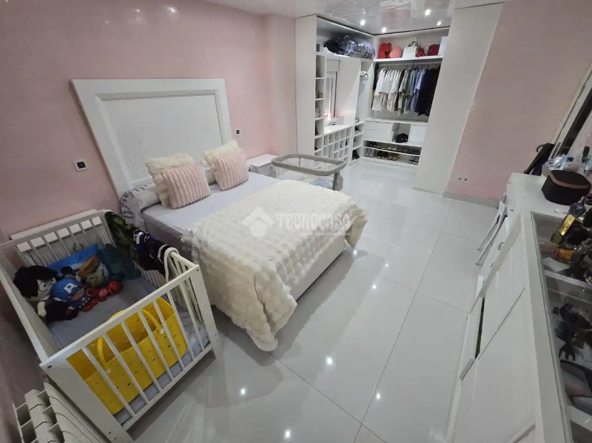 Bedroom of Flat for sale in Madrid  with Air Conditioner and Heating