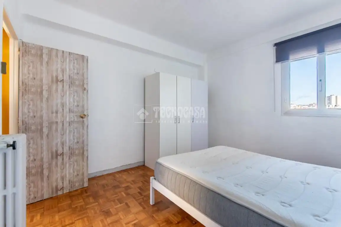 Habitación de Piso en venta en Madrid con Calefacción