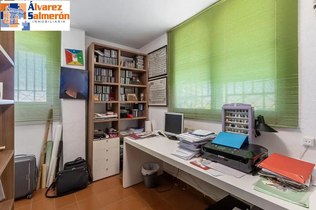 Houses for sale in Altos de la Zubia