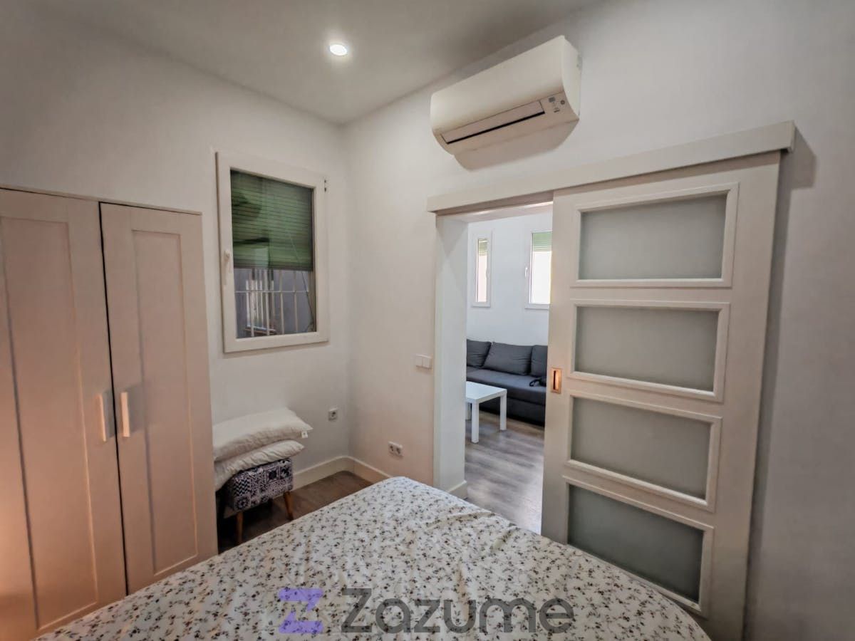 Bedroom of Flat to rent in  Madrid Capital  with Air Conditioner, Heating and Parquet flooring
