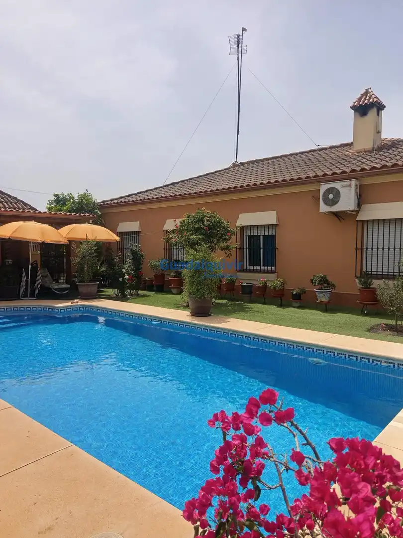 Villa con piscina in vendita a Entrenúcleos, imagen 55