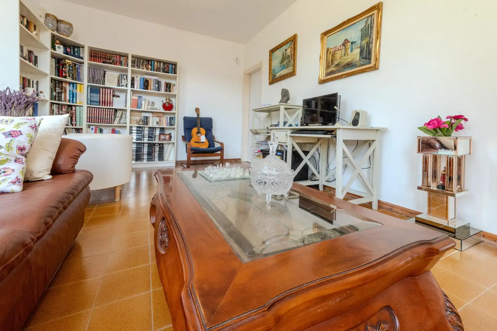 Sala d'estar de Casa o xalet en venda en Castellar del Vallès amb Calefacció, Jardí privat i Terrassa