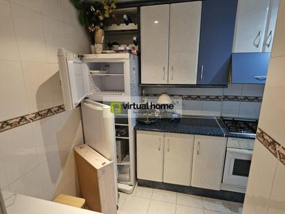 Cuina de Pis en venda en Benidorm amb Jardí privat, Terrassa i Piscina comunitària