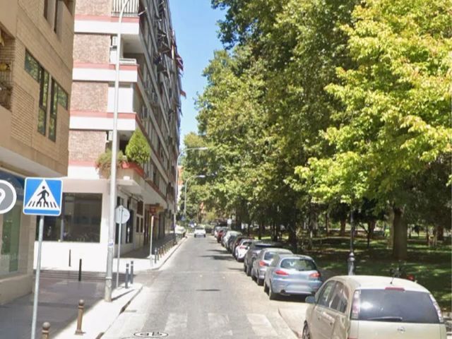 Vista exterior de Garaje de alquiler en  Córdoba Capital