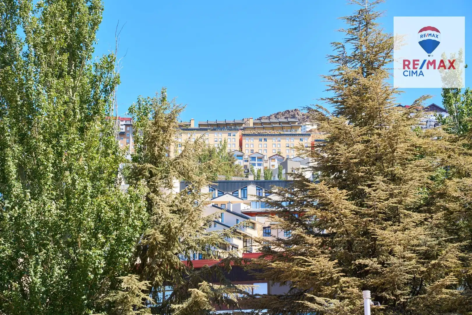 Vista exterior de Casa o xalet en venda en Sierra Nevada amb Calefacció i Moblat