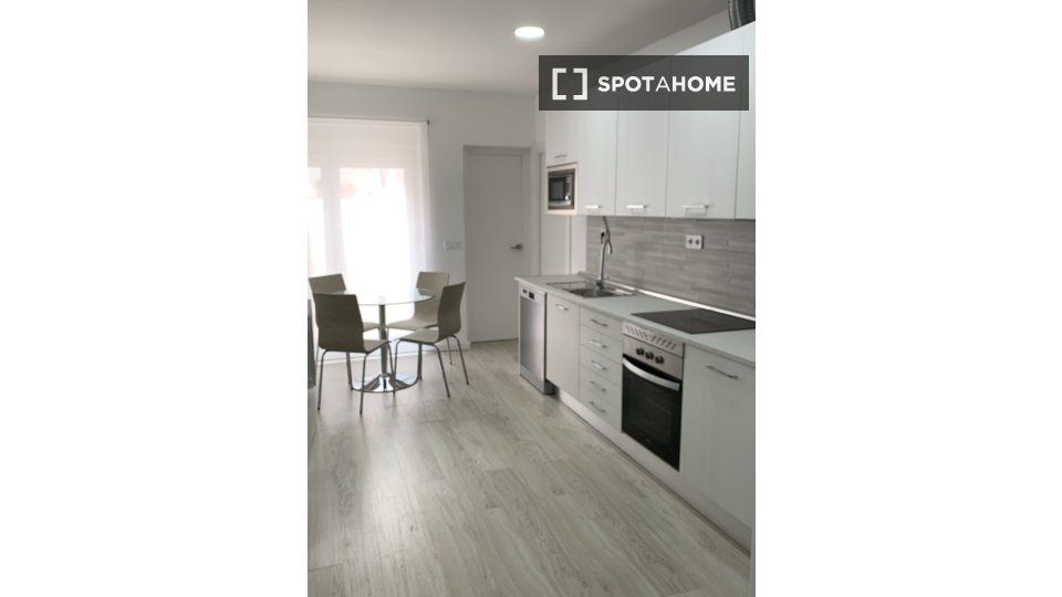 Cocina de Piso de alquiler en  Madrid Capital con Aire acondicionado, Calefacción y Amueblado