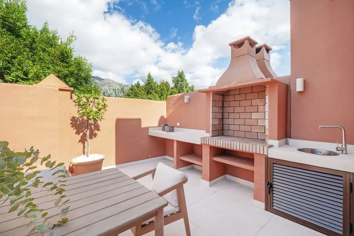 Terrassa de Casa o xalet de lloguer en Marbella amb Aire condicionat, Jardí privat i Piscina