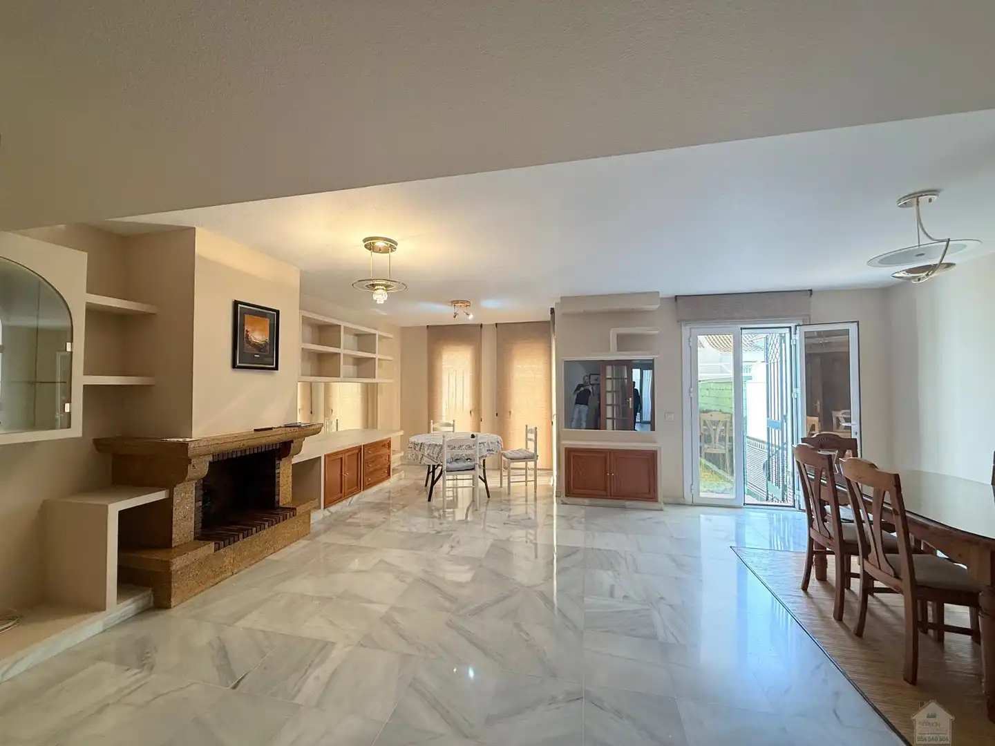 Sala de estar de Casa o chalet en venta en Tomares con Aire acondicionado, Terraza y Piscina comunitaria