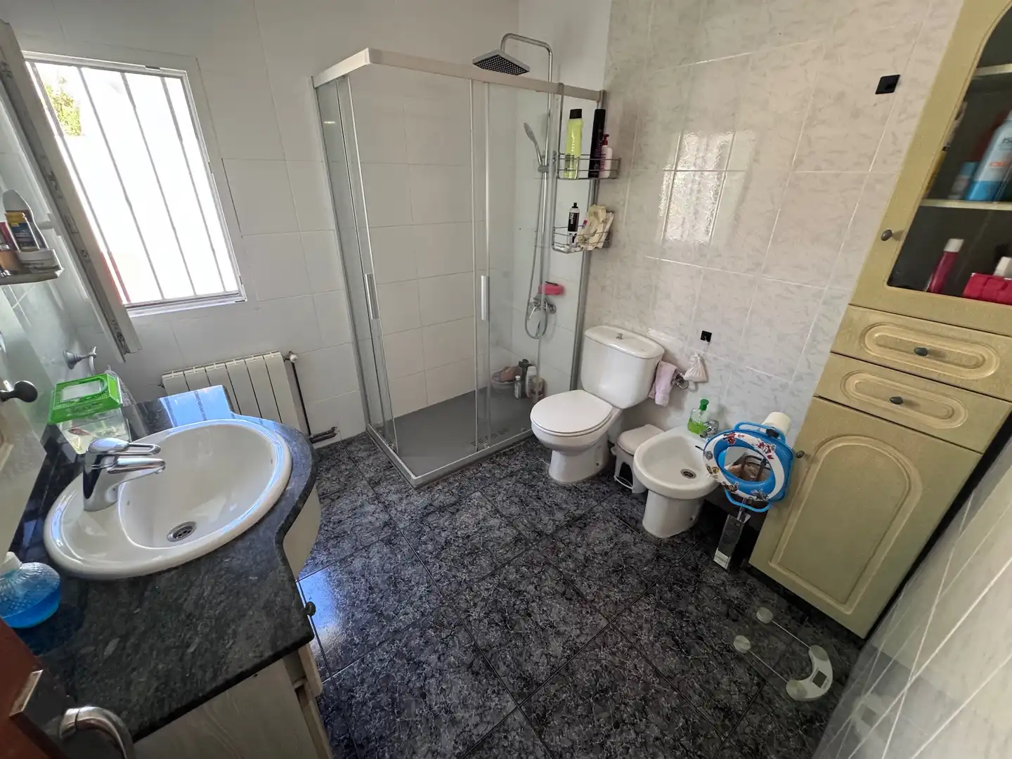 Baño de Finca rústica en venta en Villena con Aire acondicionado, Calefacción y Jardín privado