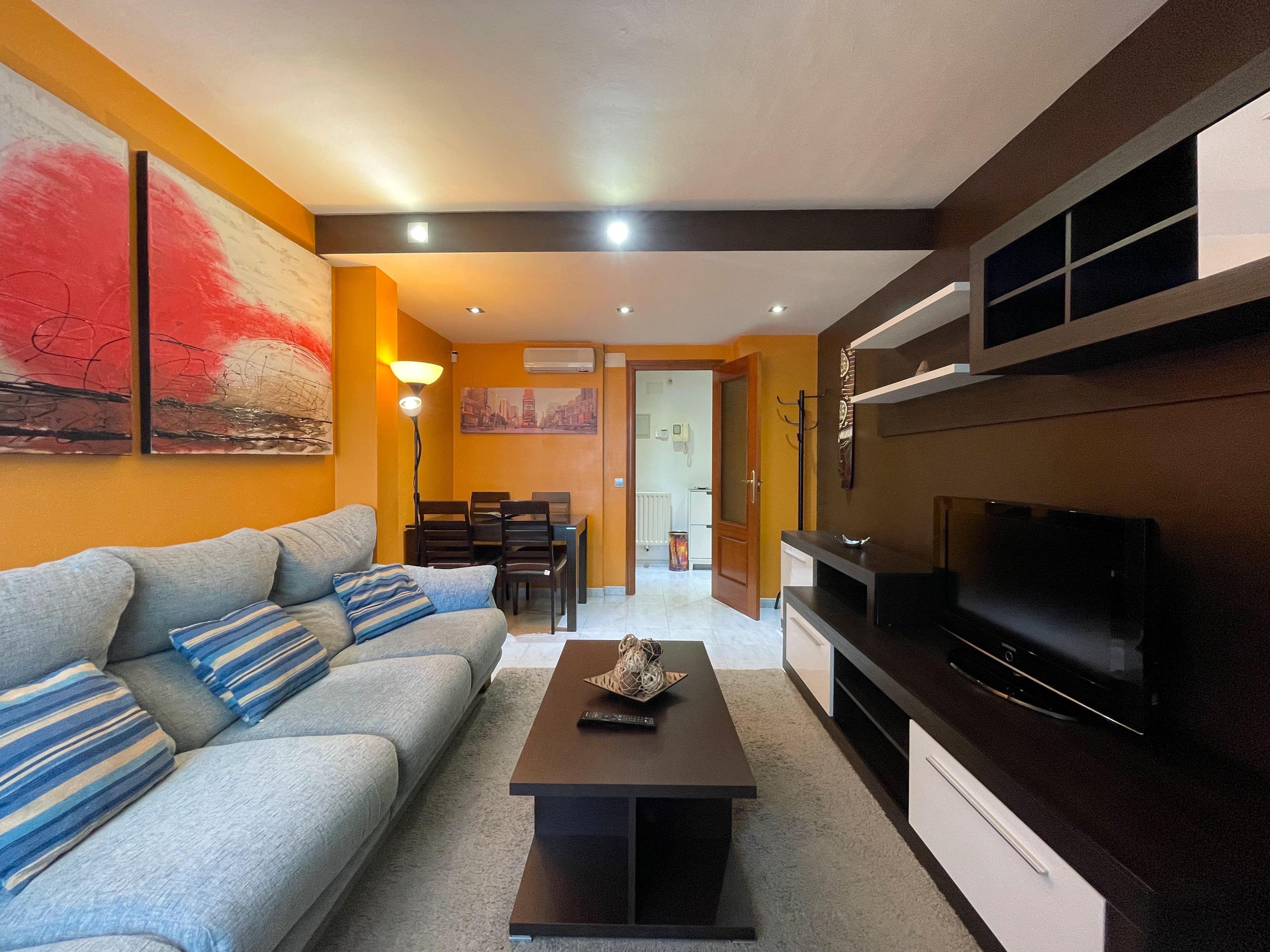 Sala d'estar de Apartament de lloguer en Tudela de Duero amb Aire condicionat, Calefacció i Jardí privat