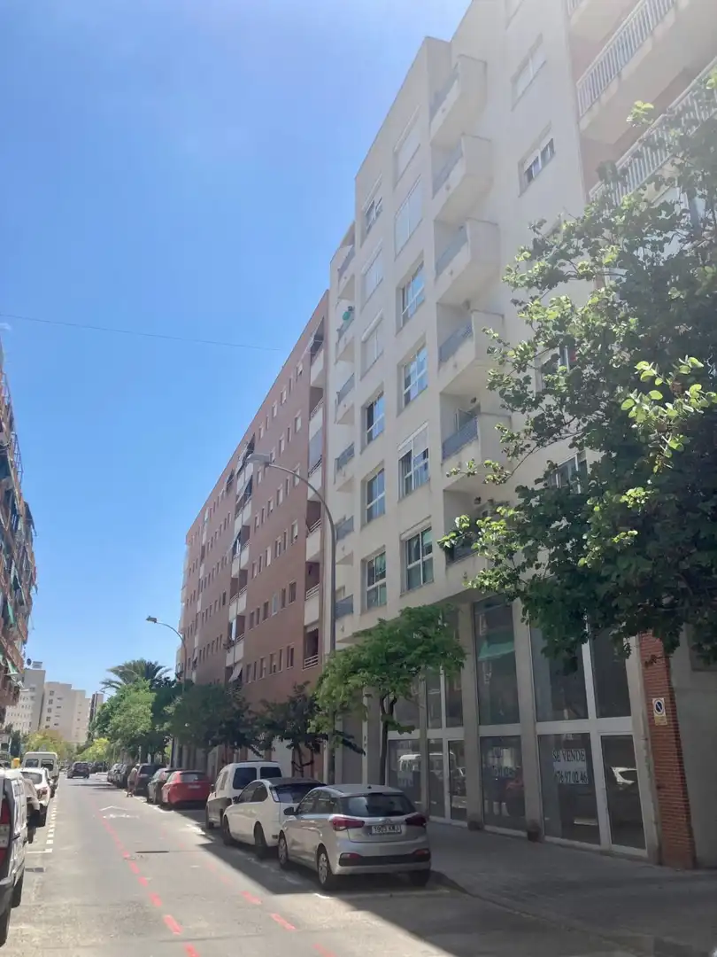 Vista exterior de Garatge en venda en Alicante / Alacant