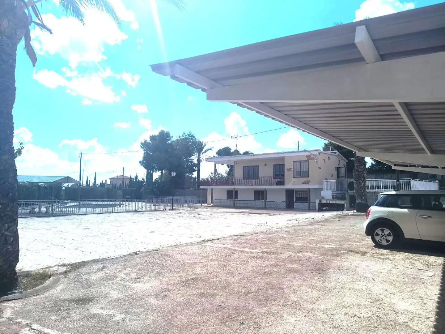 Vista exterior de Casa o xalet en venda en Crevillent amb Aire condicionat, Terrassa i Piscina