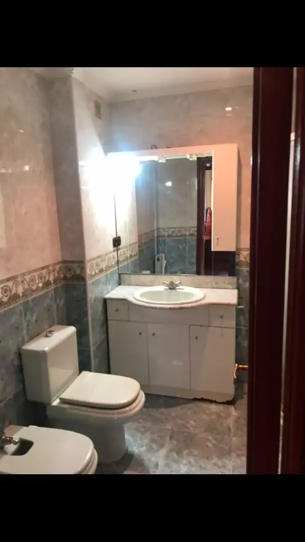 Badezimmer von Wohnung zum Verkauf in Venta de Baños mit Heizung, Parkett und Terrasse