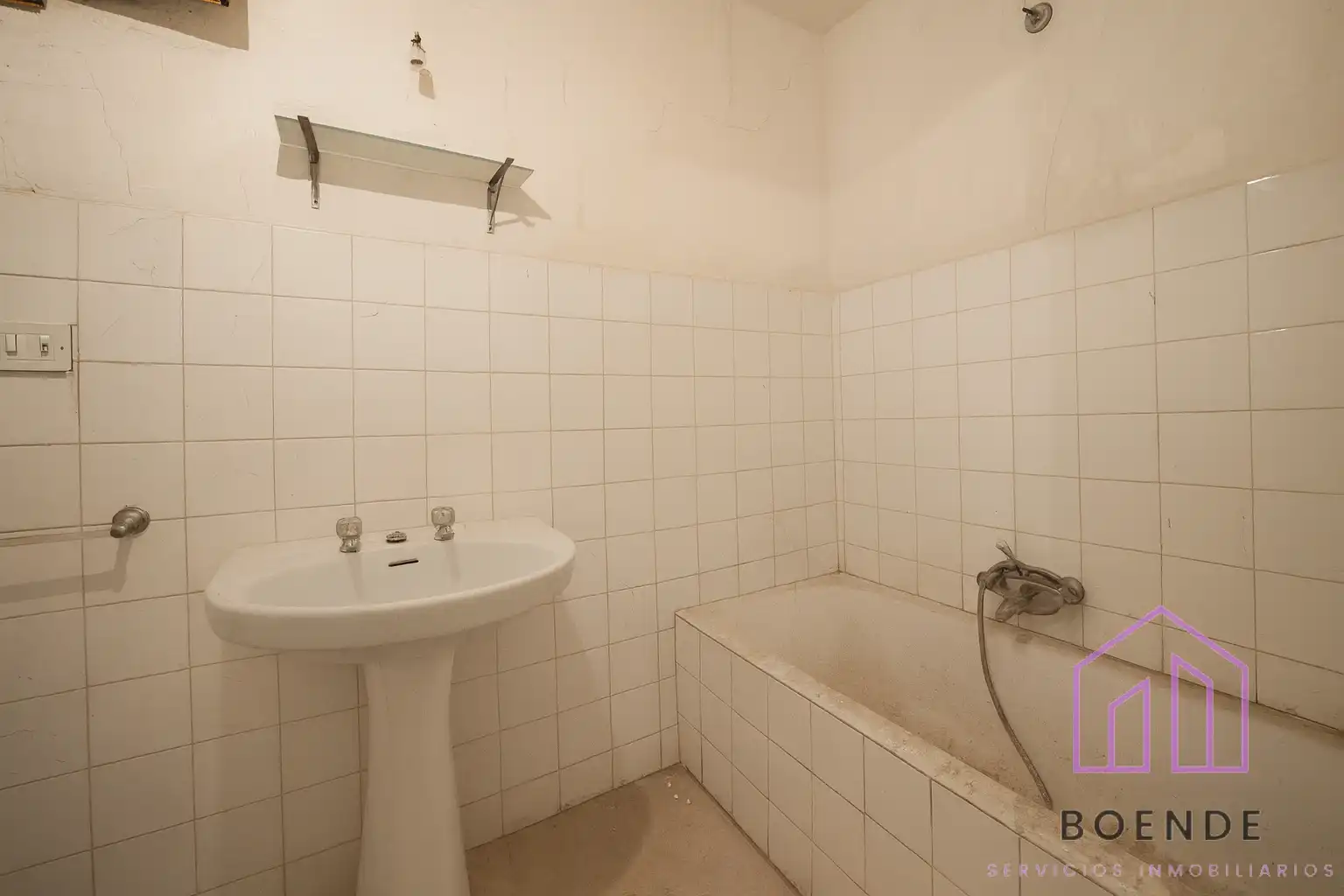 Bany de Edifici en venda en Turégano