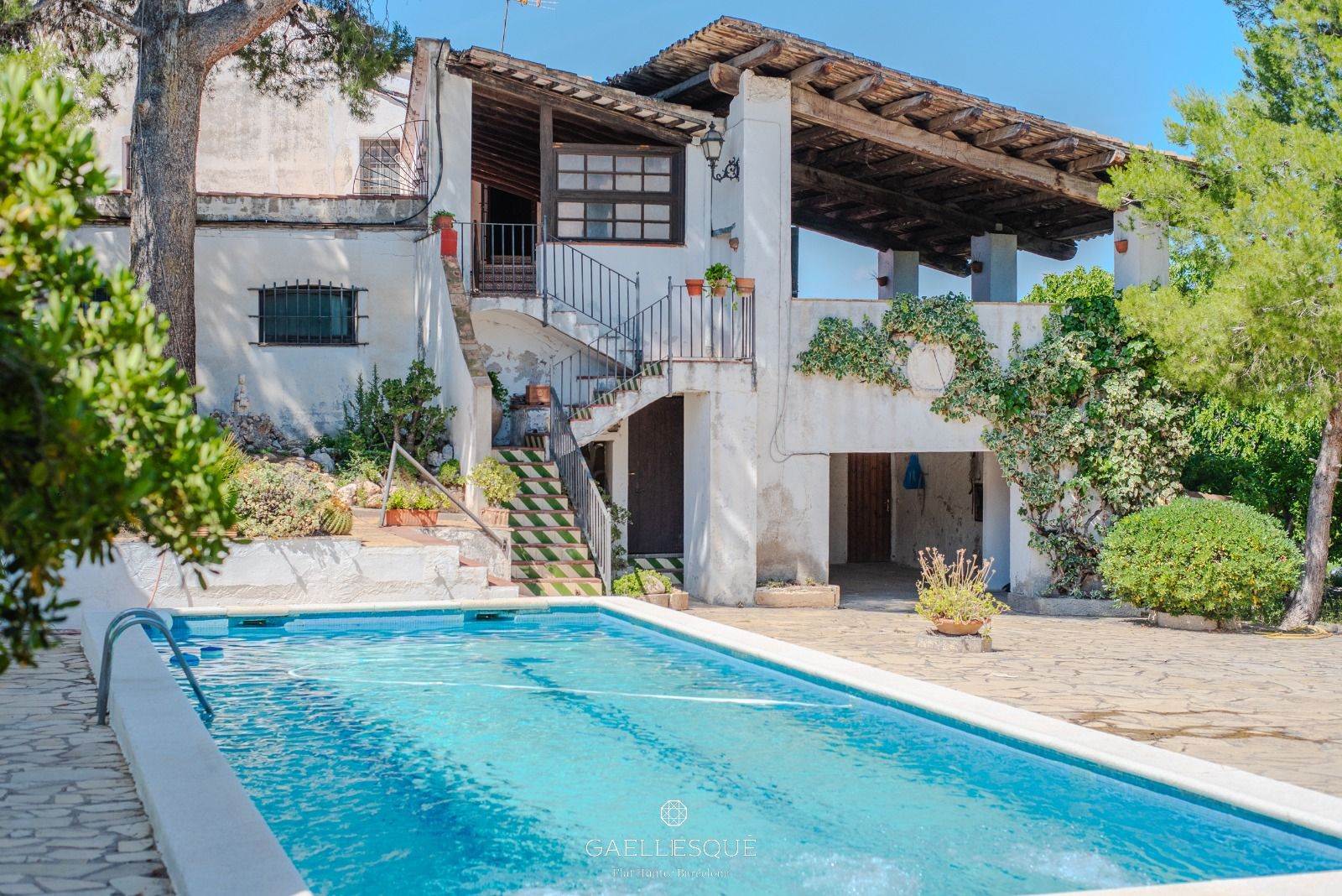 Vista exterior de Casa o xalet en venda en Esparreguera amb Calefacció, Jardí privat i Terrassa