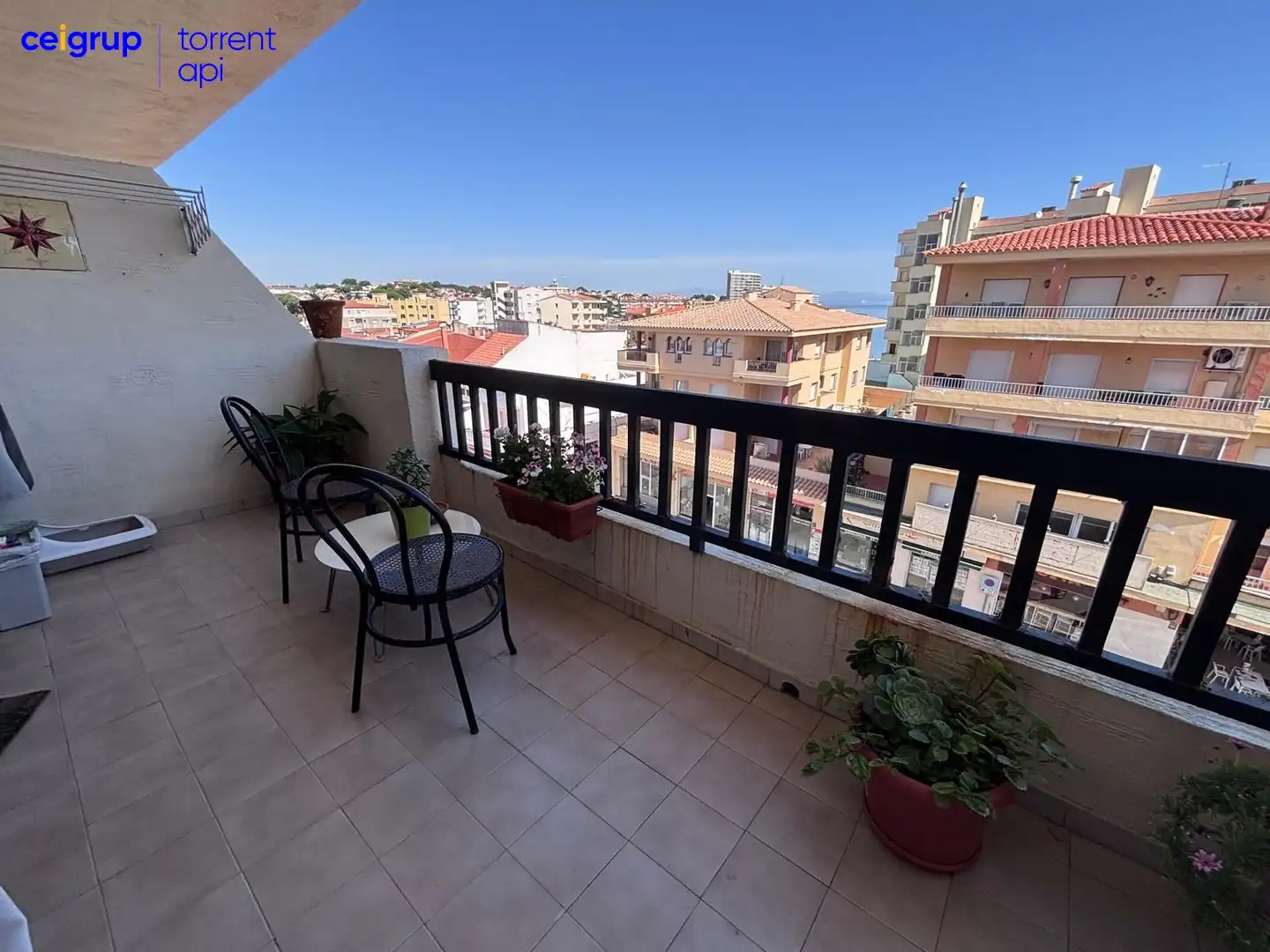 Terrasse von Dachboden zum Verkauf in L'Escala mit Klimaanlage und Terrasse