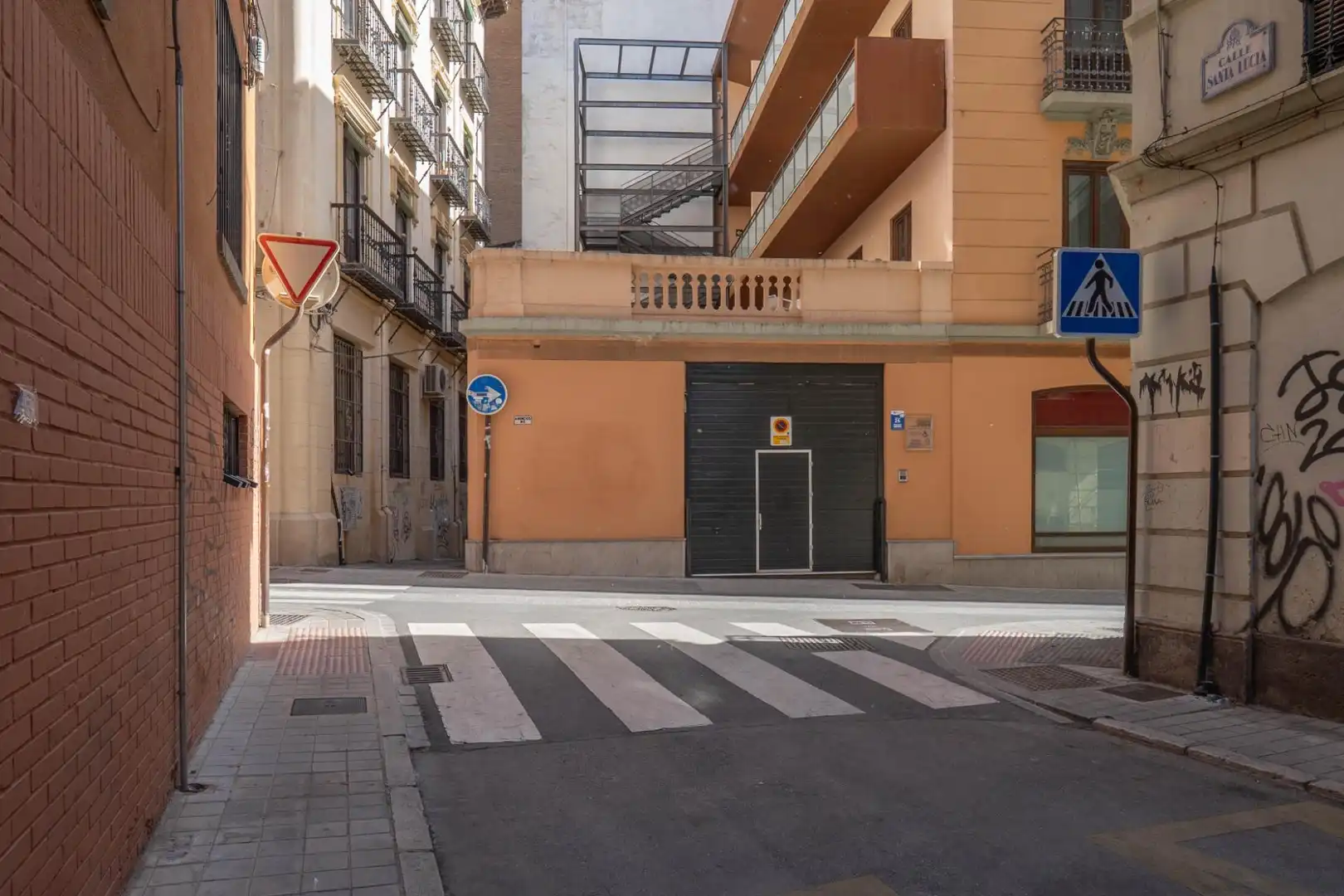 Vista exterior de Garatge en venda en Granada