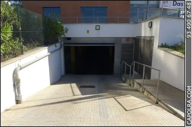 Aparcament de Oficina de lloguer en Sant Just Desvern amb Aire condicionat i Calefacció