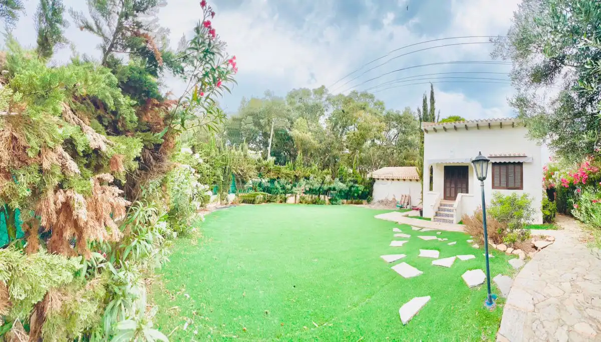 Jardí de Casa o xalet en venda en Orihuela amb Terrassa, Moblat i Balcó