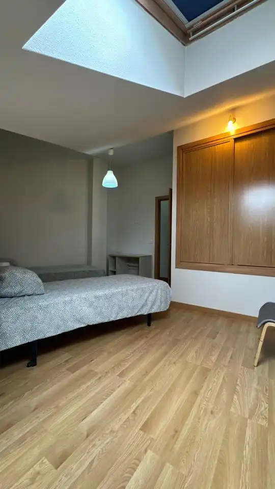 Habitación de Dúplex en venta en Torrejón del Rey con Calefacción, Amueblado y Piscina comunitaria
