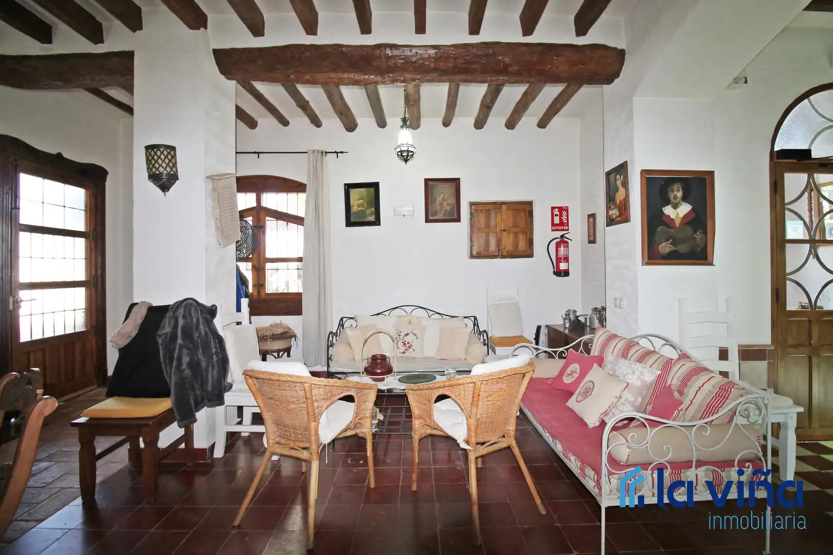 Sala de estar de Finca rústica en venta en Martín de la Jara con Aire acondicionado, Jardín privado y Trastero
