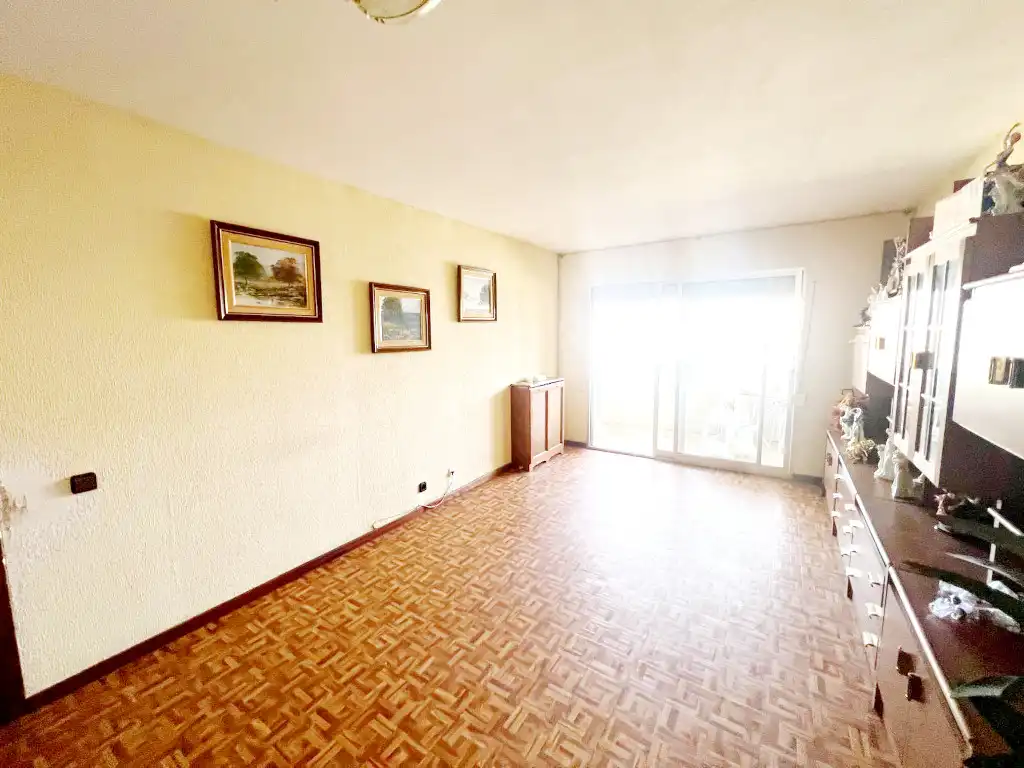 Sala de estar de Piso en venta en Madrid con Calefacción, Parquet y Terraza