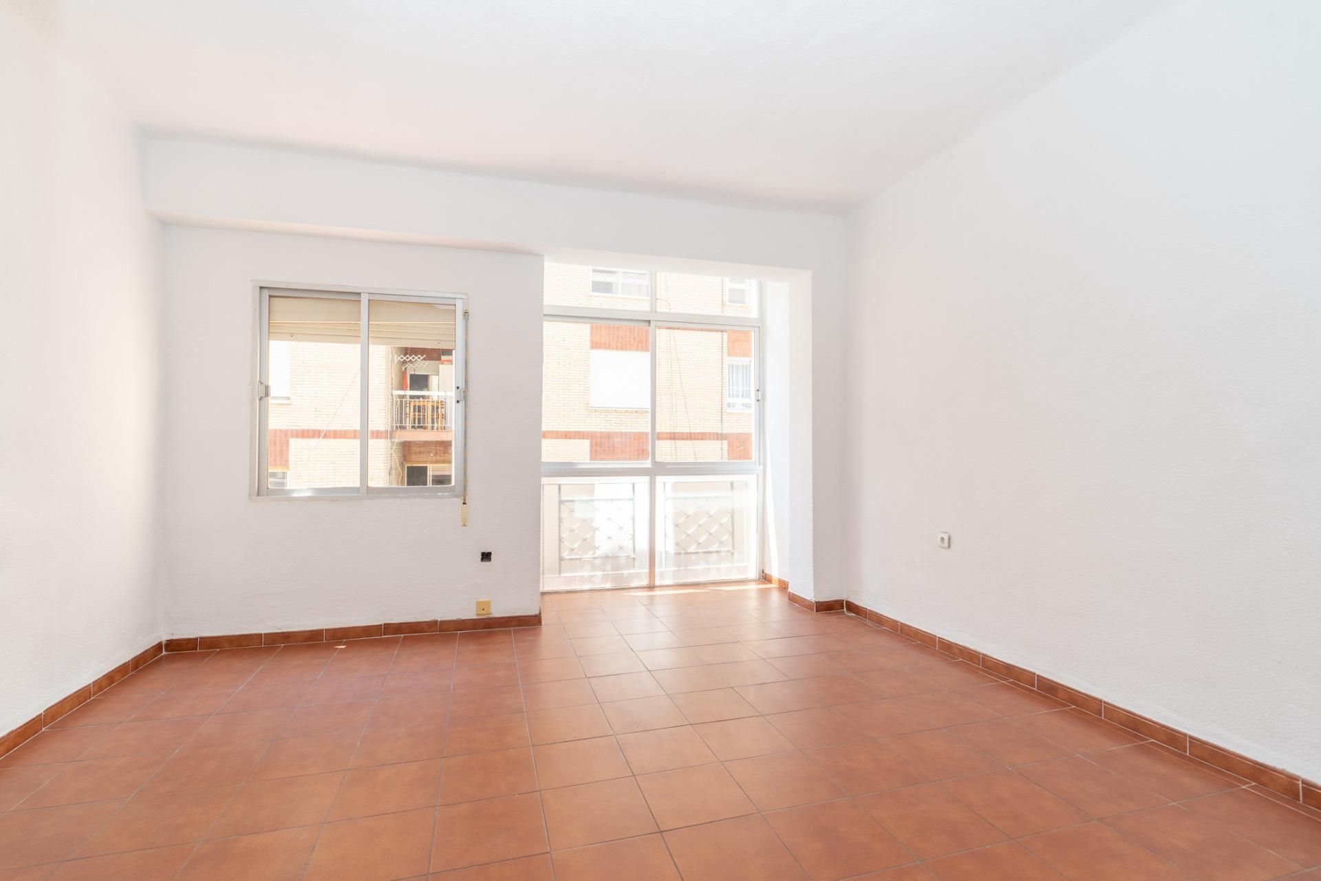 Dormitori de Pis en venda en Motril