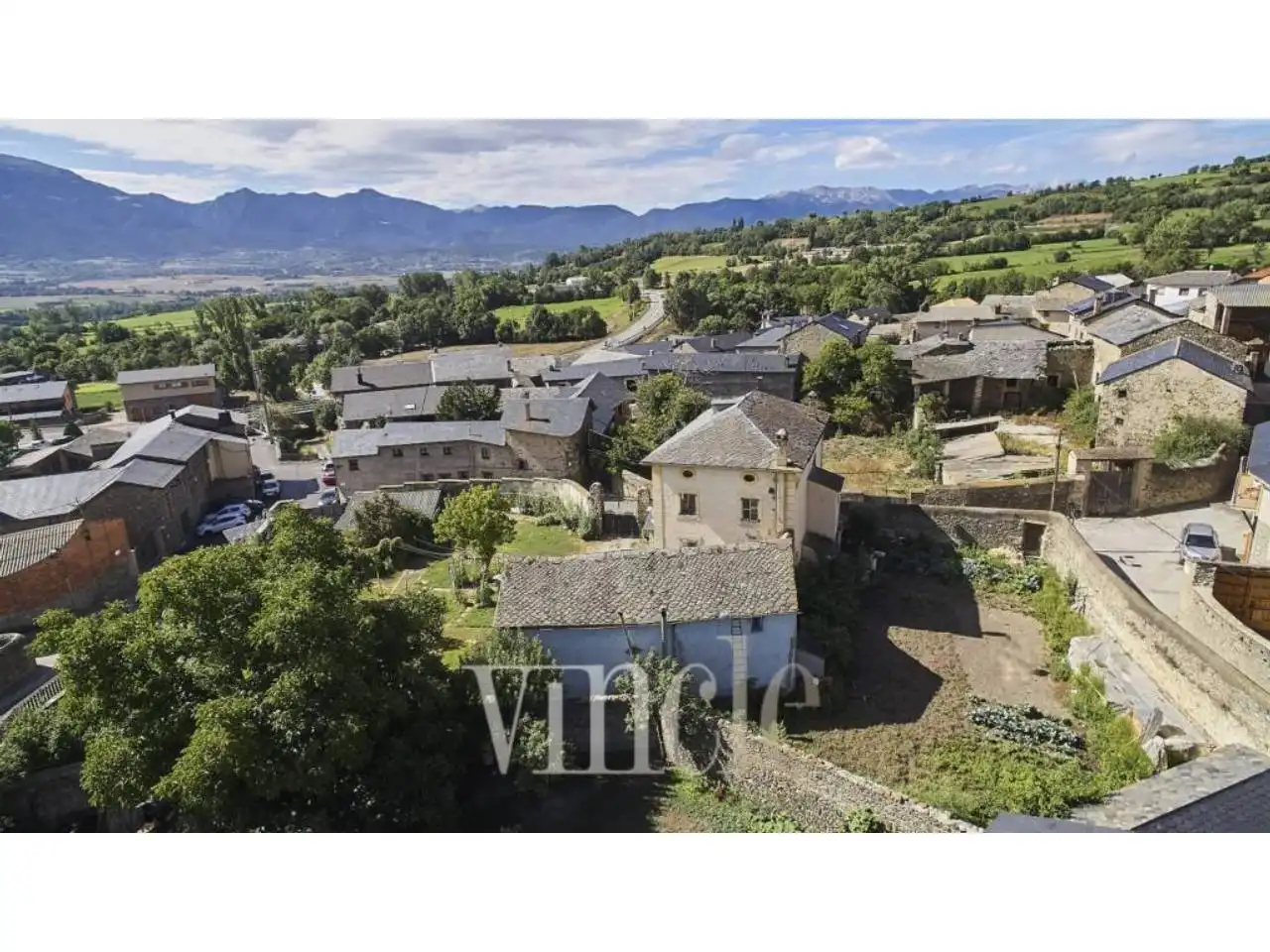 Buildings for sale in Ger