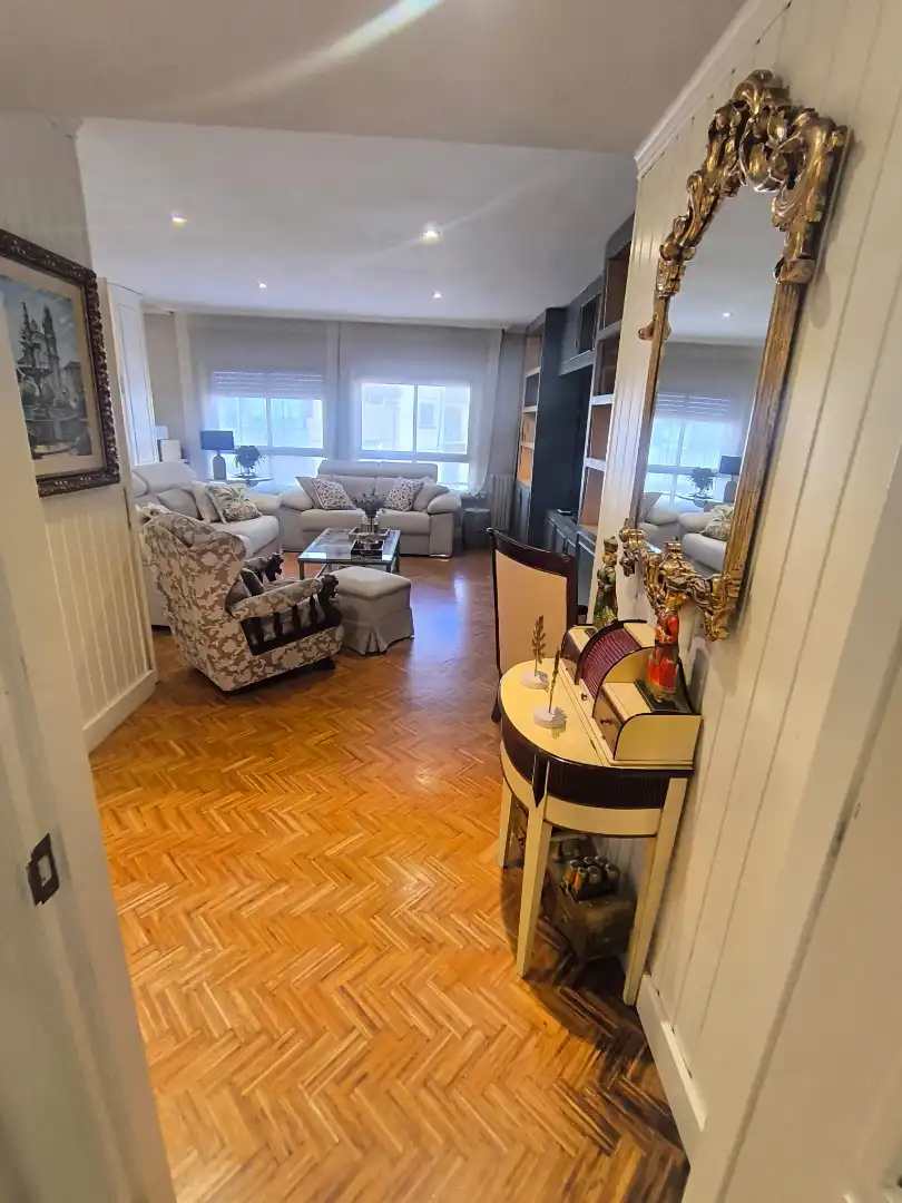 Sala de estar de Piso en venta en Pontevedra Capital  con Calefacción, Parquet y Horno