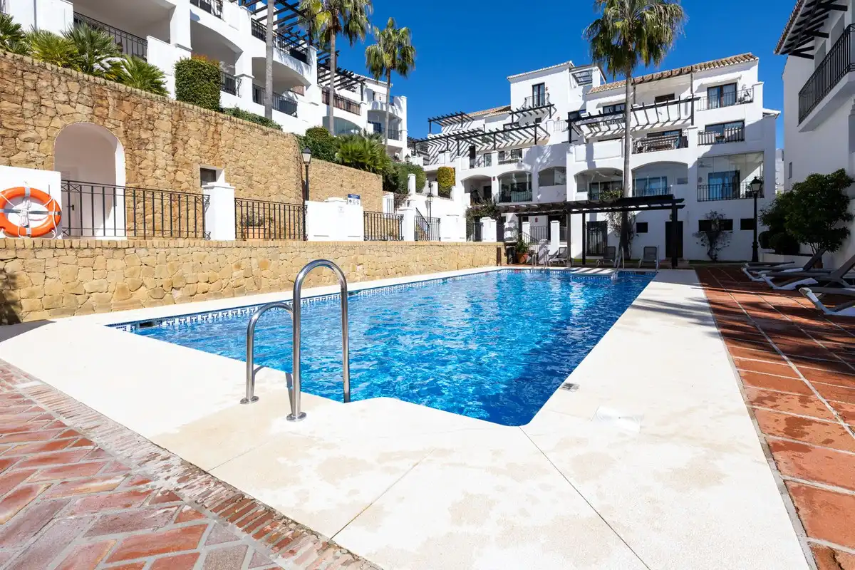 Dúplex amb piscina en venda a Río Real - Los Monteros, imagen 2