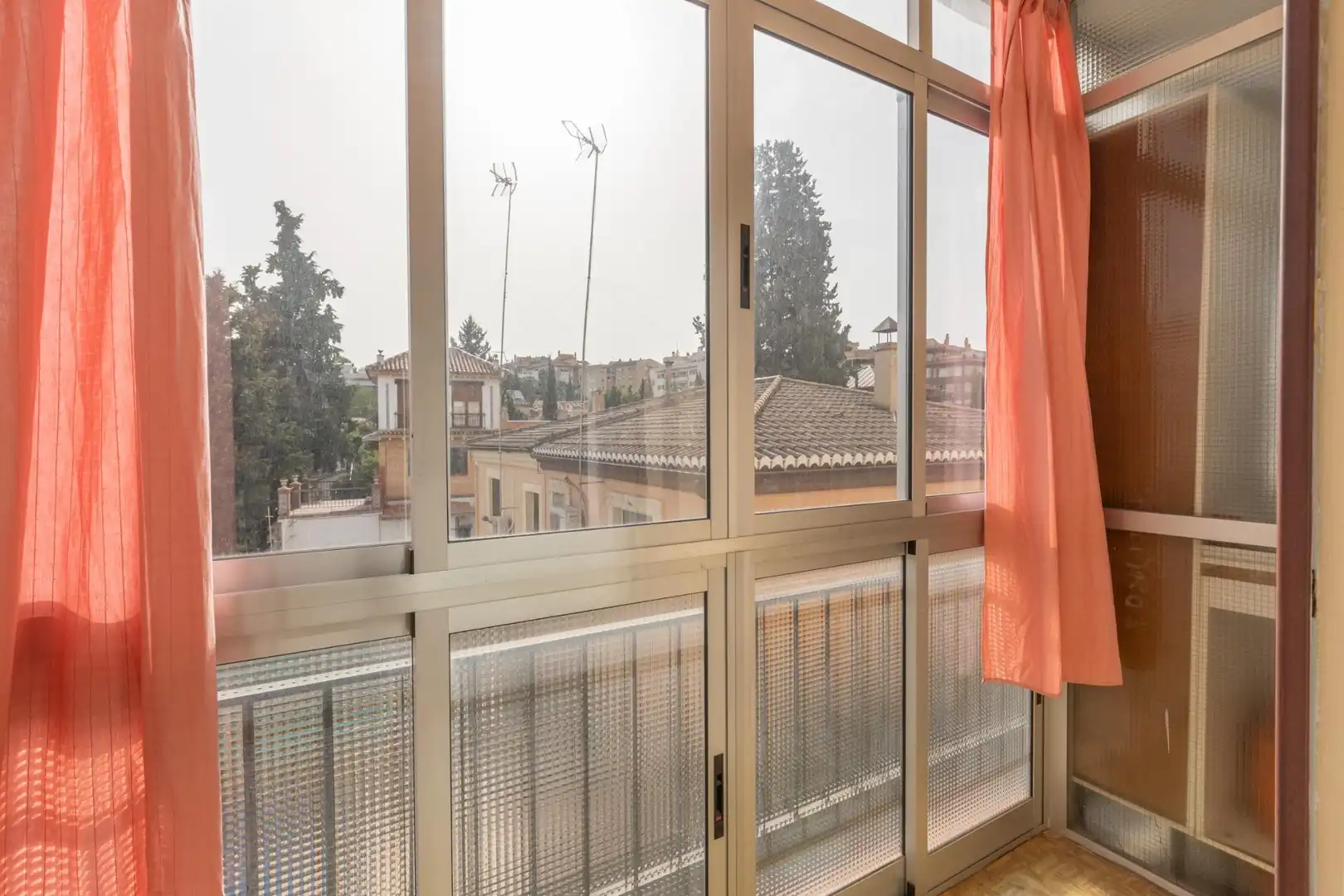Terrassa de Pis en venda en Granada amb Balcó