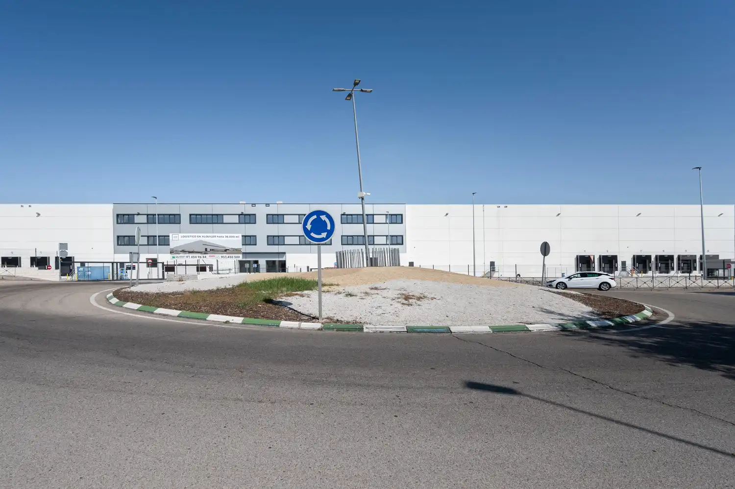Außenansicht von Fabrikhallen zur Miete in Azuqueca de Henares