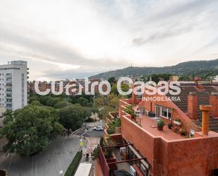 Exterior view of Attic for sale in  Barcelona Capital  with Air Conditioner, Parquet flooring and Terrace