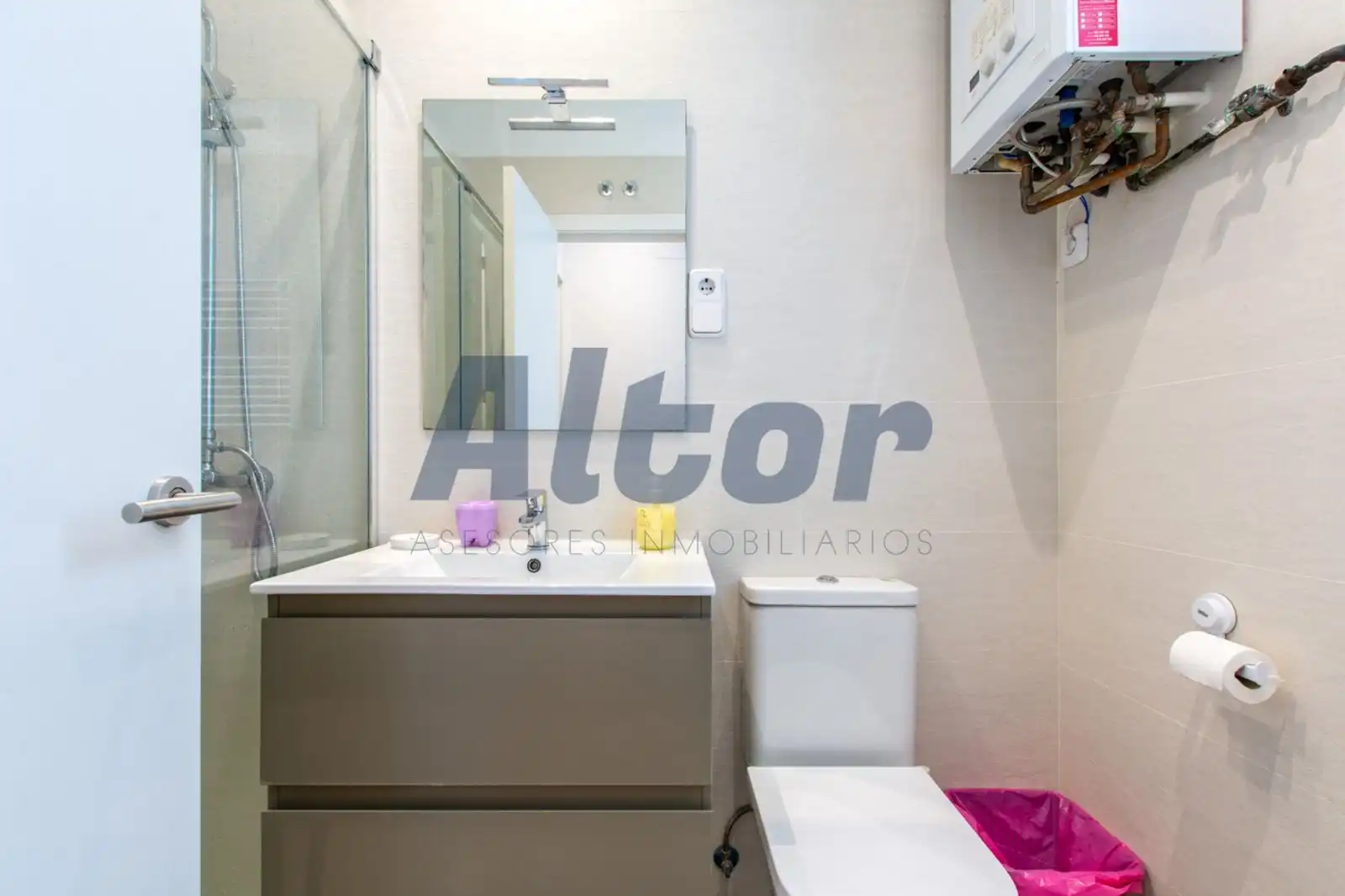 Wohnung zur Miete in DE LA MADERA, Universidad - Malasaña