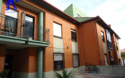 Vista exterior de Dúplex en venda en San Cristóbal de la Cuesta amb Calefacció, Terrassa i Balcó
