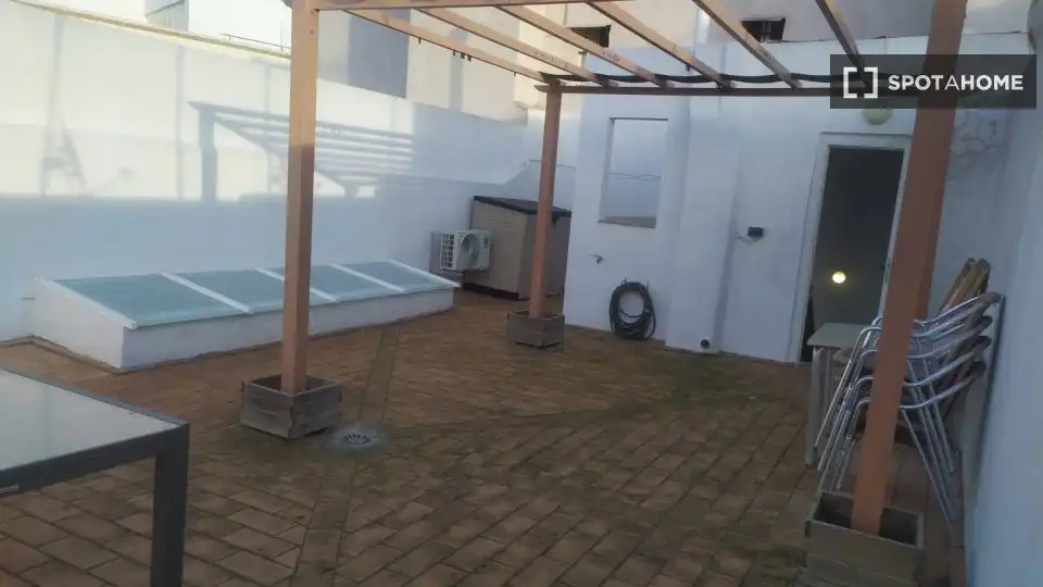 Terrasse von Wohnung zur untervermieten in Cádiz mit Klimaanlage, Heizung und Terrasse