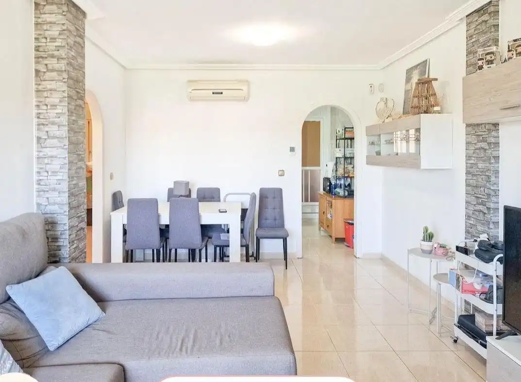 Menjador de Apartament en venda en Orihuela amb Aire condicionat, Jardí privat i Piscina
