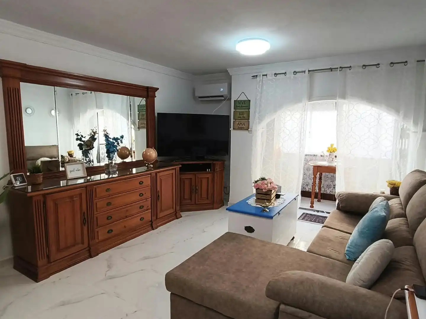 Sala de estar de Piso en venta en La Línea de la Concepción con Aire acondicionado y Amueblado