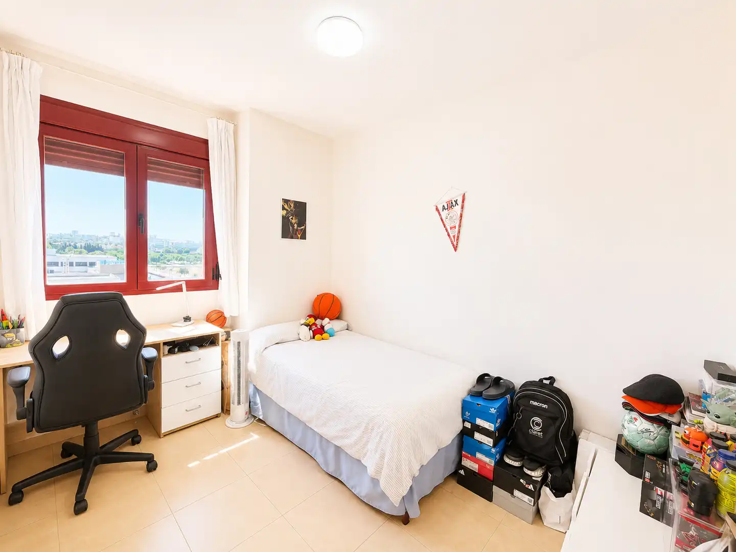 Bedroom of Flat for sale in Sevilla  with Air Conditioner and Community pool