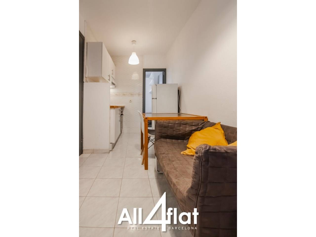 Vista exterior de Pis en venda en  Barcelona Capital amb Calefacció, Moblat i Balcó