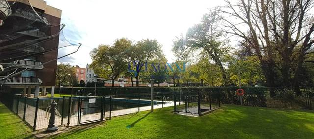 Piso en Venta en Zarrageta Kalea, 121 en Artatza - Pinueta - Pinosolo